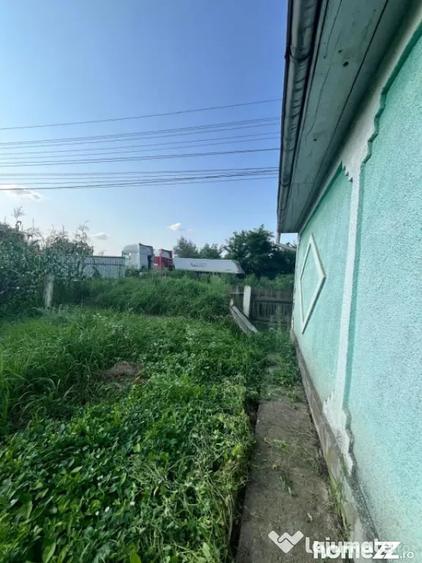 Casă cu 3 camere cu Teren 800 Mp în Siret