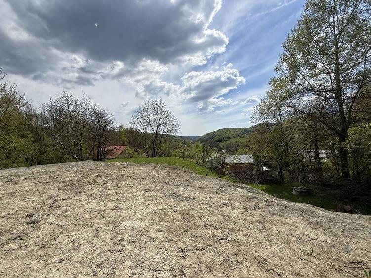 Teren Construcții intravilan de 2440 mp, în Valea Târsei