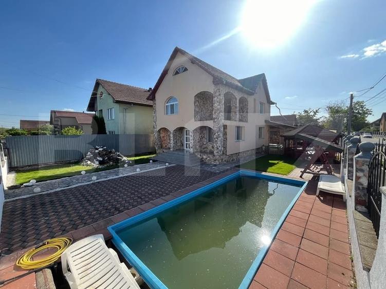 Casă individuală cu 5 camere cu Canalizare în Sud