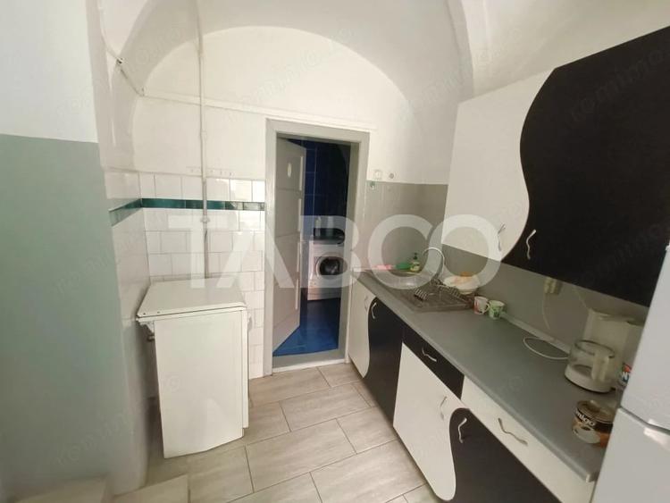 Apartament cu 3 camere semidecomandat în Orașul de Jos