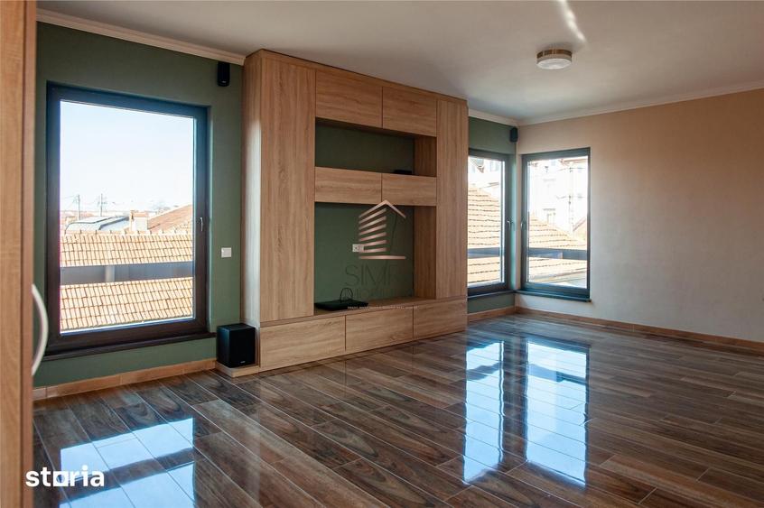 Casă cu 7 camere decomandat cu Teren 485 Mp în Iosia