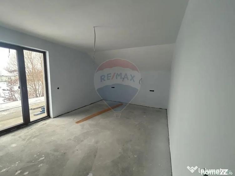 Casă cu 5 camere cu Teren 1300 Mp în Satulung