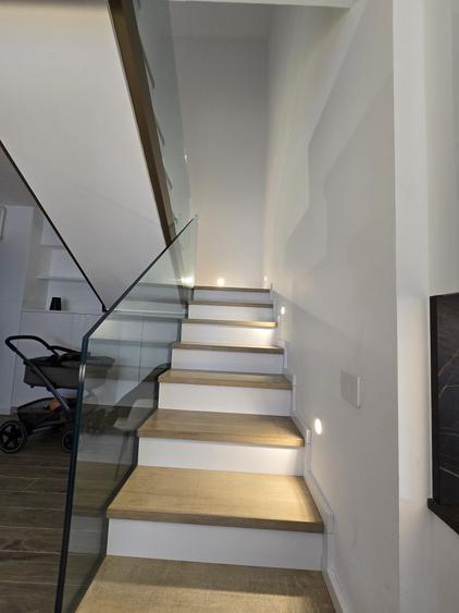 Penthouse cu 4 camere decomandat, mobilat în Centru Civic