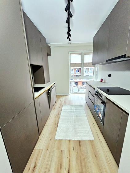 Apartament cu 3 camere decomandat în Florești