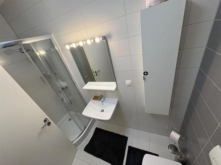 Apartament cu 3 camere decomandat, mobilat în Avantgarden