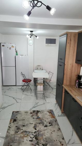 Apartament cu 4 camere semidecomandat în Central