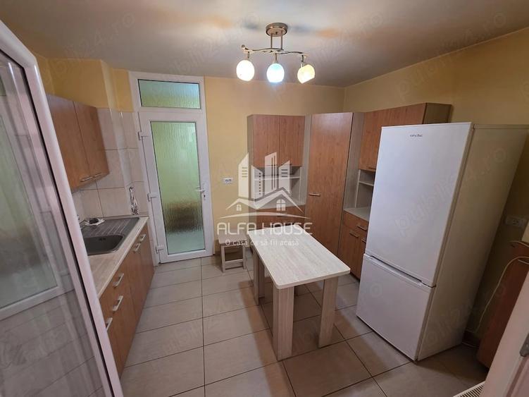 Apartament cu 2 camere decomandat în Micro IV