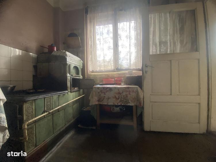 Vanzare casa cu 6 camere in Targoviste - vizavi de Colegiul Carabella - 3
