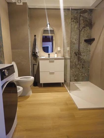 Apartament cu 3 camere decomandat în Năvodari