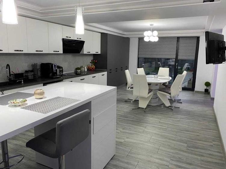 Casă cu 4 camere în Central