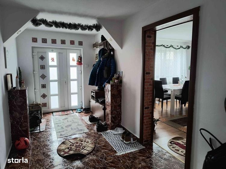 Casă cu 4 camere în Sud