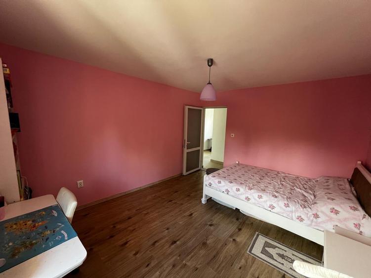Duplex cu 5 camere cu Garaj în Popricani