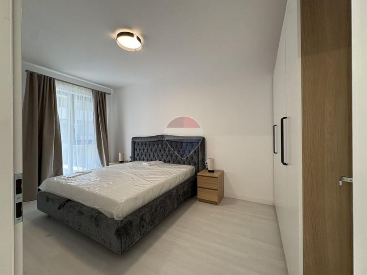Apartament cu 2 camere semidecomandat, mobilat în Central