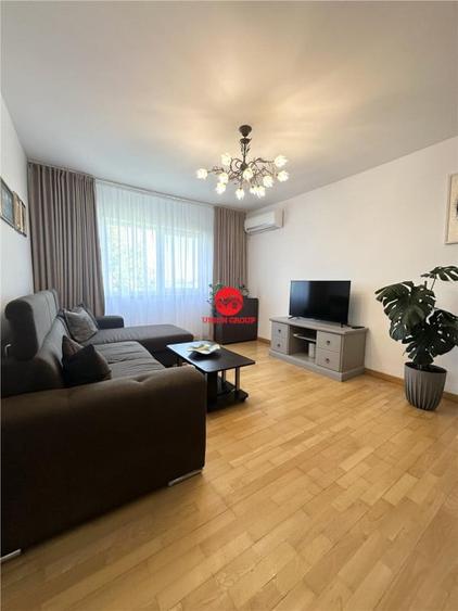 Apartament cu 3 camere decomandat în Central
