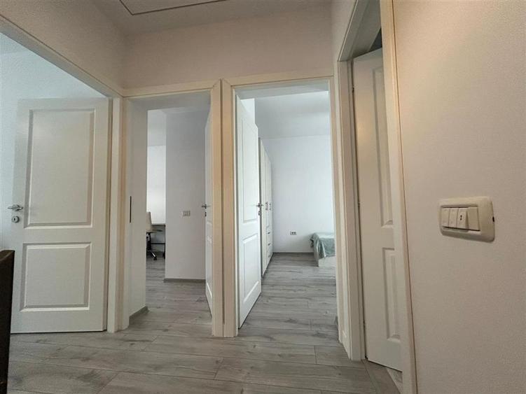 Duplex cu 4 camere cu Canalizare în Bucium