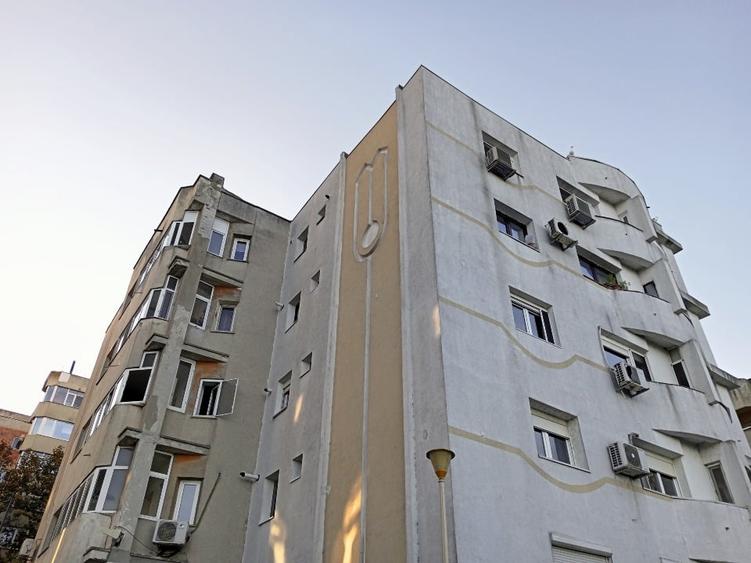 Apartament cu 4 camere decomandat, mobilat în Ultracentral