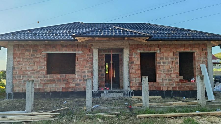 Casă cu 3 camere în Bogonos
