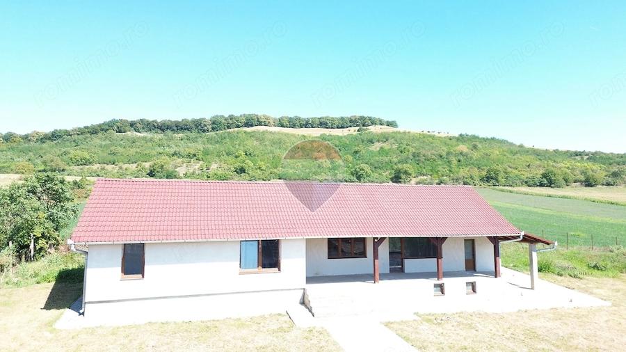 Casă cu 3 camere cu Teren 1163 Mp în Blăjel