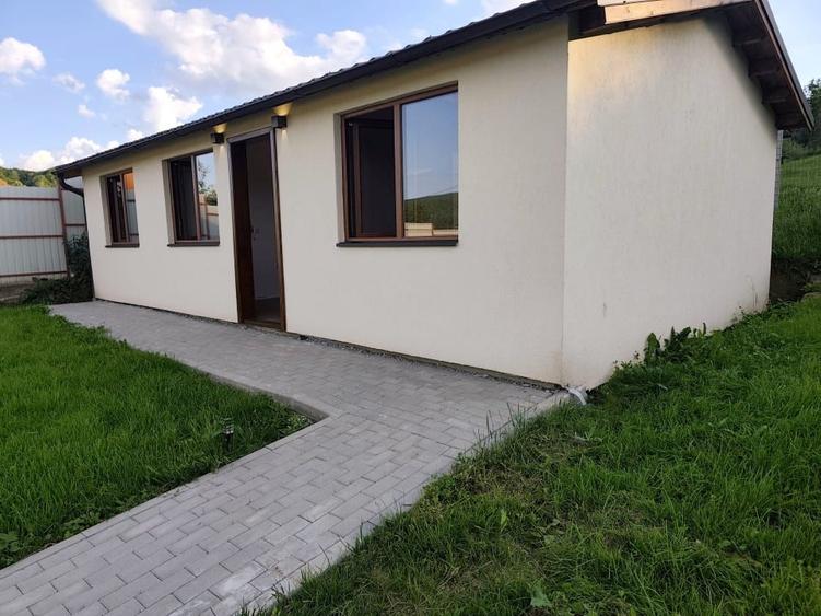 Casă individuală cu 2 camere cu Canalizare în Ruși