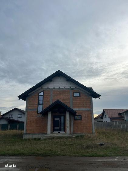 Vila de vanzare, in Carpinis - 9