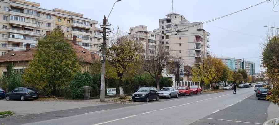 Casă cu 4 camere cu Teren 1081 Mp în 22 Decembrie