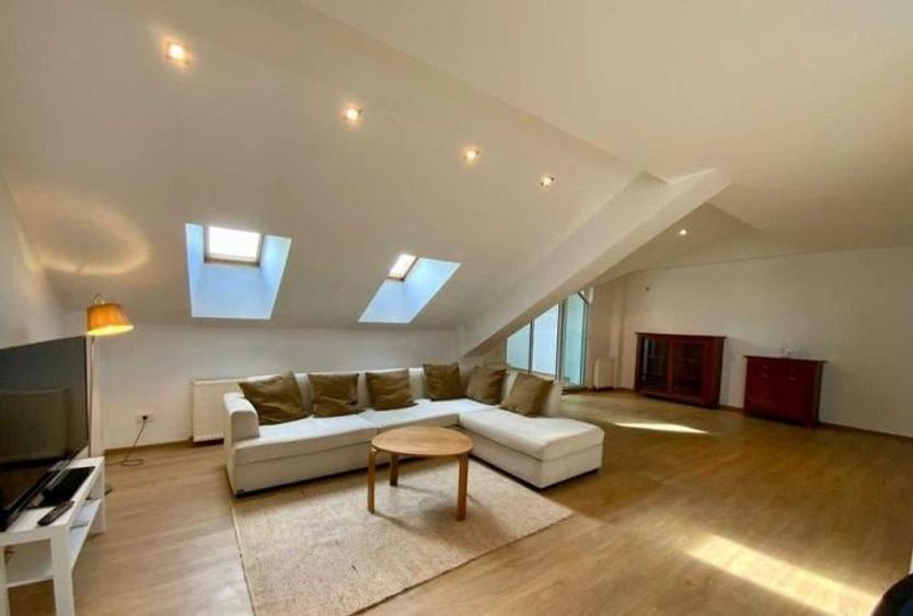 Apartament cu 3 camere decomandat, mobilat în Colentina
