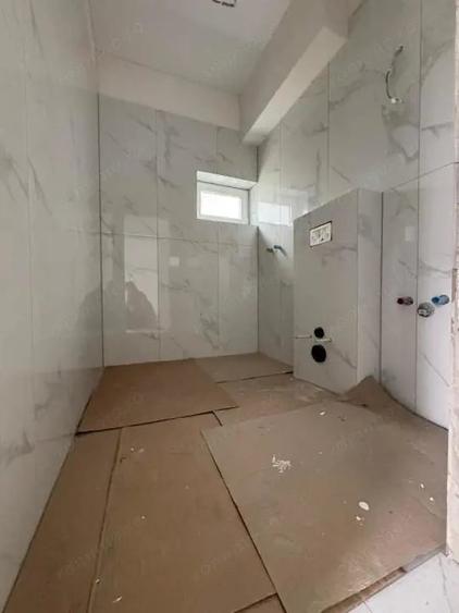 Casă cu 5 camere cu Teren 305 Mp în Remetea Mare