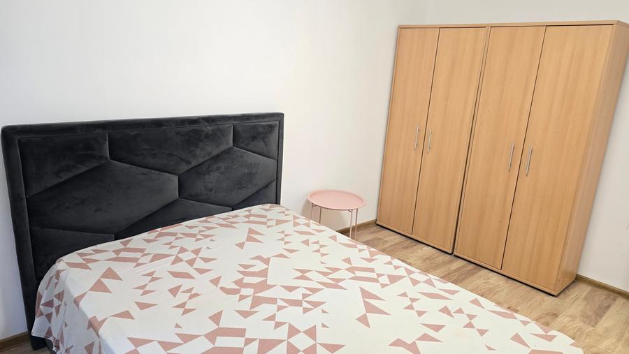 Apartament cu 3 camere semidecomandat în Titu Maiorescu