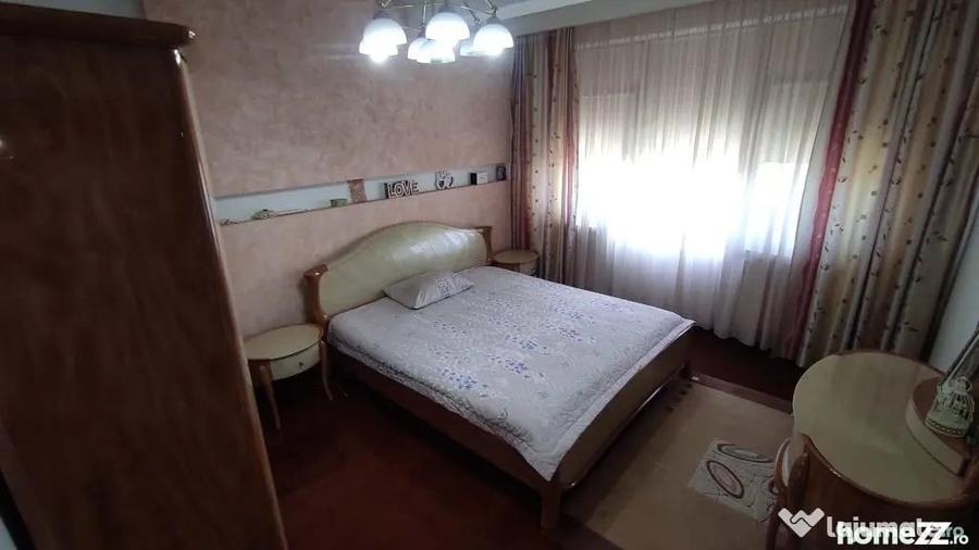 Casă cu 7 camere cu Teren 330 Mp în Stadion