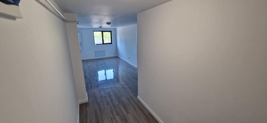Apartament cu 3 camere decomandat în Exterior Est