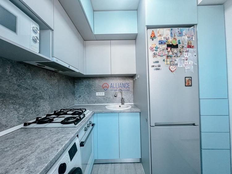 Apartament cu 3 camere decomandat în Palazu Mare