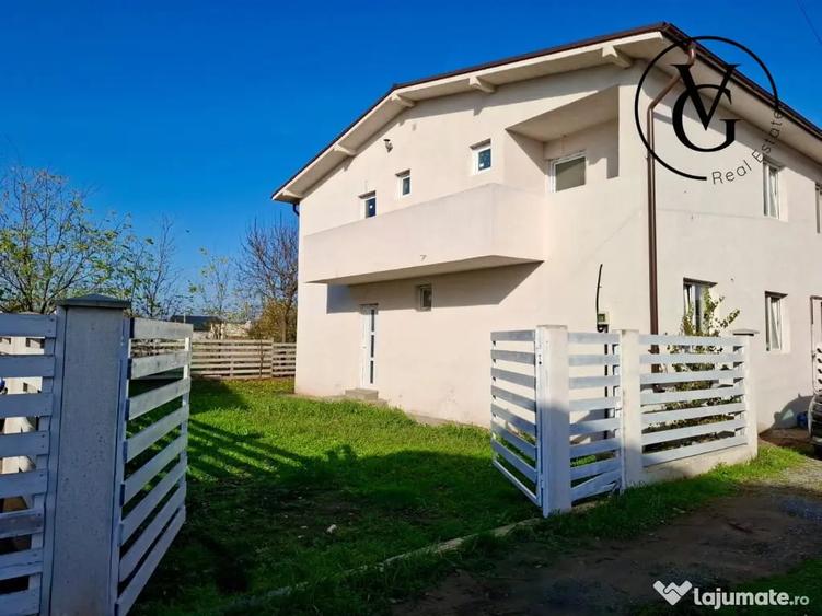 Casă cu 5 camere cu Teren 240 Mp în Valu lui Traian
