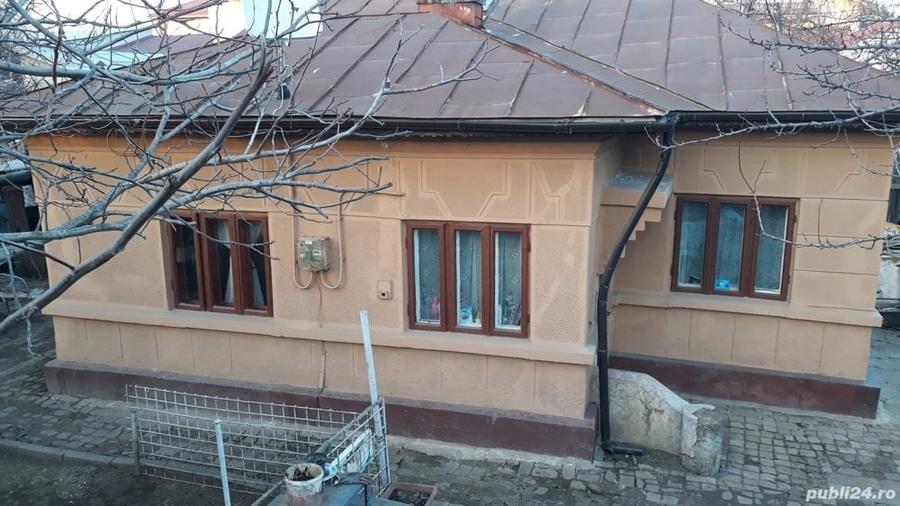 Casă cu 3 camere în Rahova