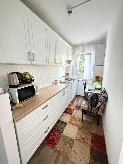 Apartament cu 3 camere semidecomandat, mobilat în Mănăștur