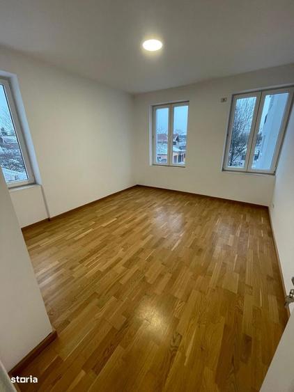 Apartament cu 4 camere în Străulești