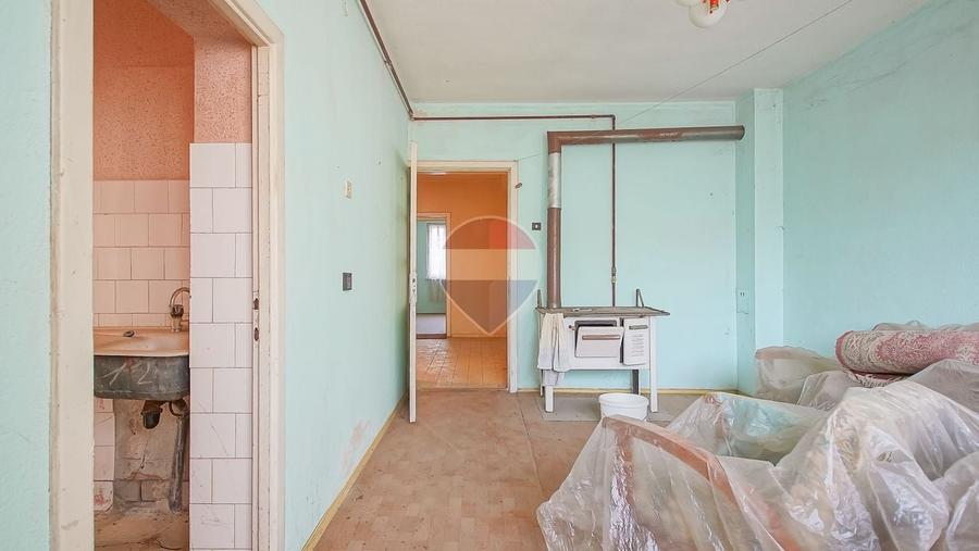 Duplex cu 4 camere cu Teren 1171 Mp în Sânpetru