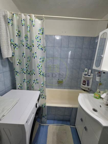 Apartament cu 4 camere decomandat în Hipodrom 3