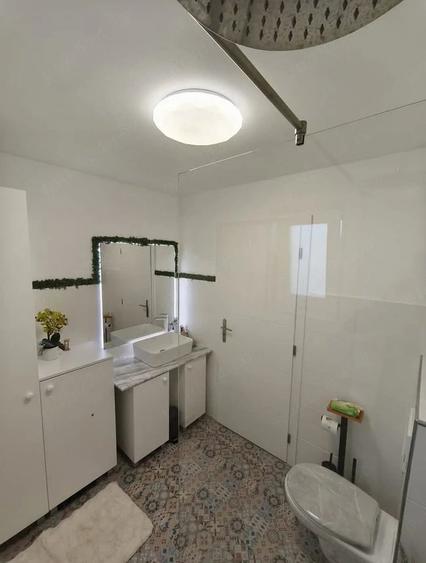 Apartament cu 4 camere semidecomandat în Telegrafului