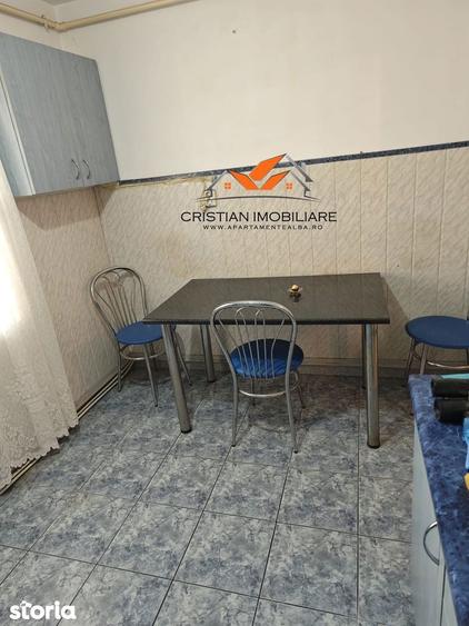 Apartament cu 3 camere decomandat în Cetate