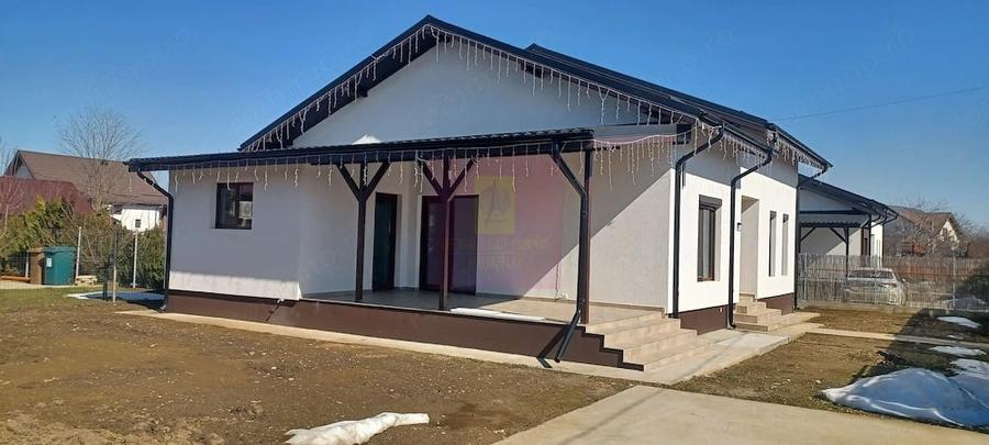 Casă cu 3 camere cu Teren 450 Mp în Săbăreni