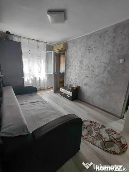Apartament cu 2 camere semidecomandat în Micro 40
