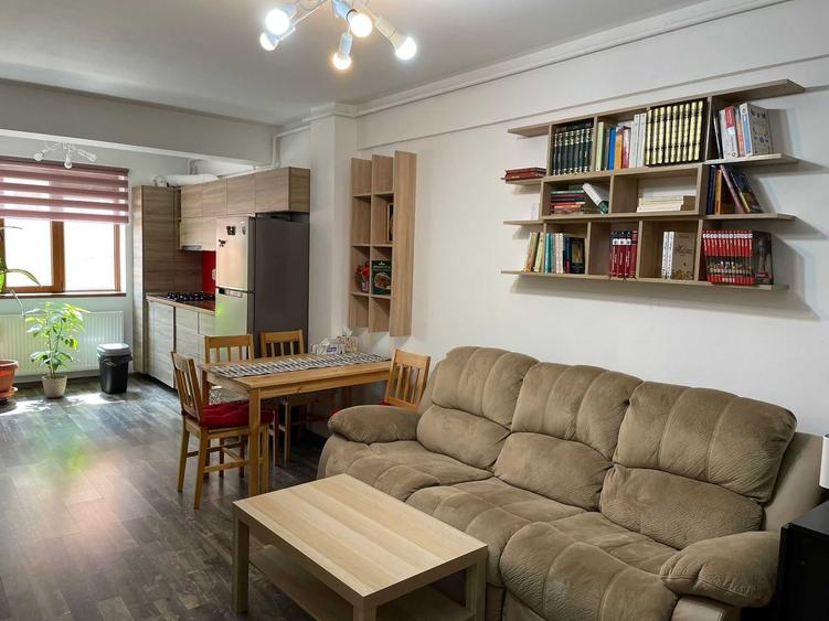 Apartament cu 2 camere decomandat în Central