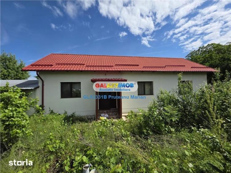 Apartament cu 3 camere decomandat în Crevedia