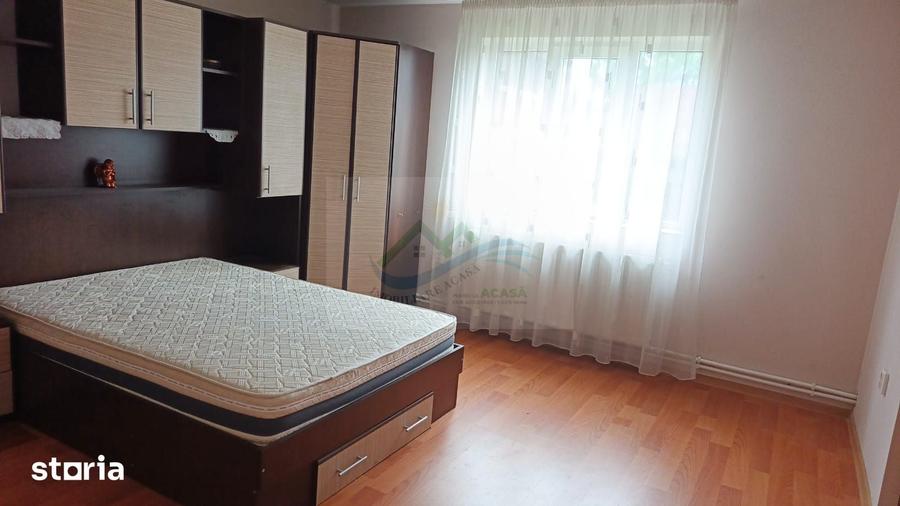 Casă cu 4 camere cu Teren 1700 Mp în Horodnic