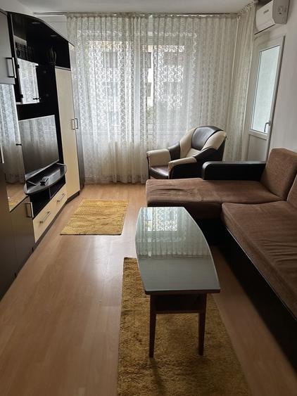 Apartament cu 4 camere în Crângași