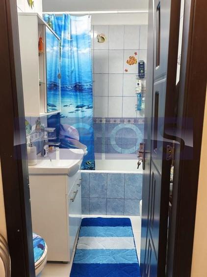 Apartament cu 2 camere semidecomandat, mobilat în Tei