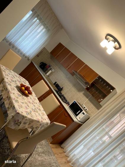 Casă cu 4 camere cu Teren 550 Mp în Central