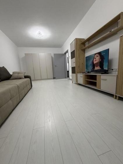 Apartament cu 3 camere în Militari