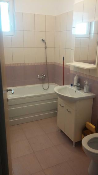 Garsoniera Decomandata cu Loc de Parcare Privat, Direct de la Proprietar, Fara Comision, Chirie Lunara 430 Euro, In Sectorul 4 - 7