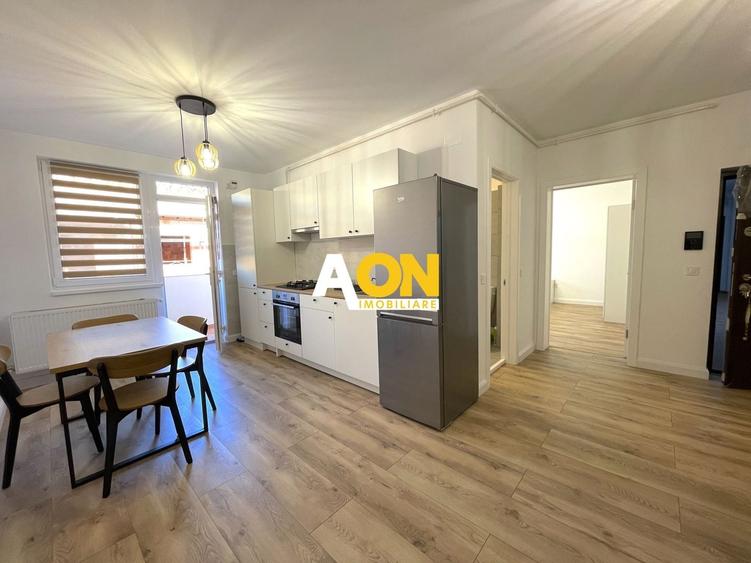 Apartament cu 3 camere decomandat, mobilat în Central
